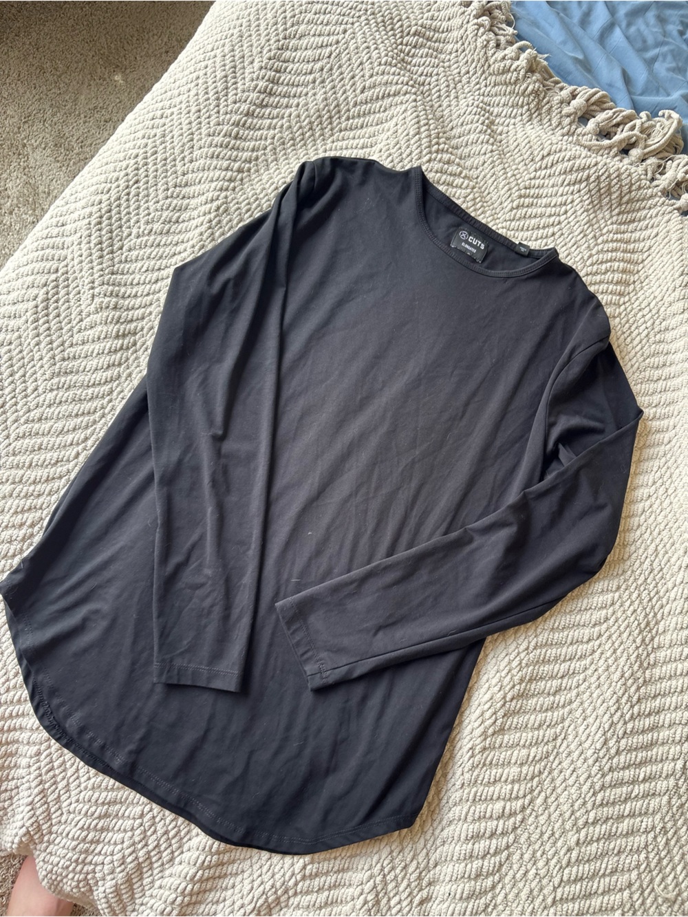 Cuts Clothing Men’s Black Long-Sleeve Crewneck